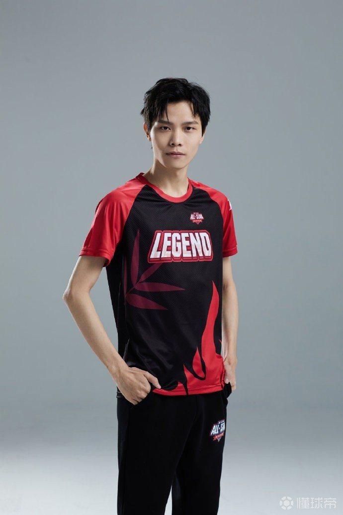 乐鱼体育app-包含Ning焦点对战，Karsa与40激战法国队分钟，锐不可当胜负难料！观众掌声雷动的词条-乐鱼体育app