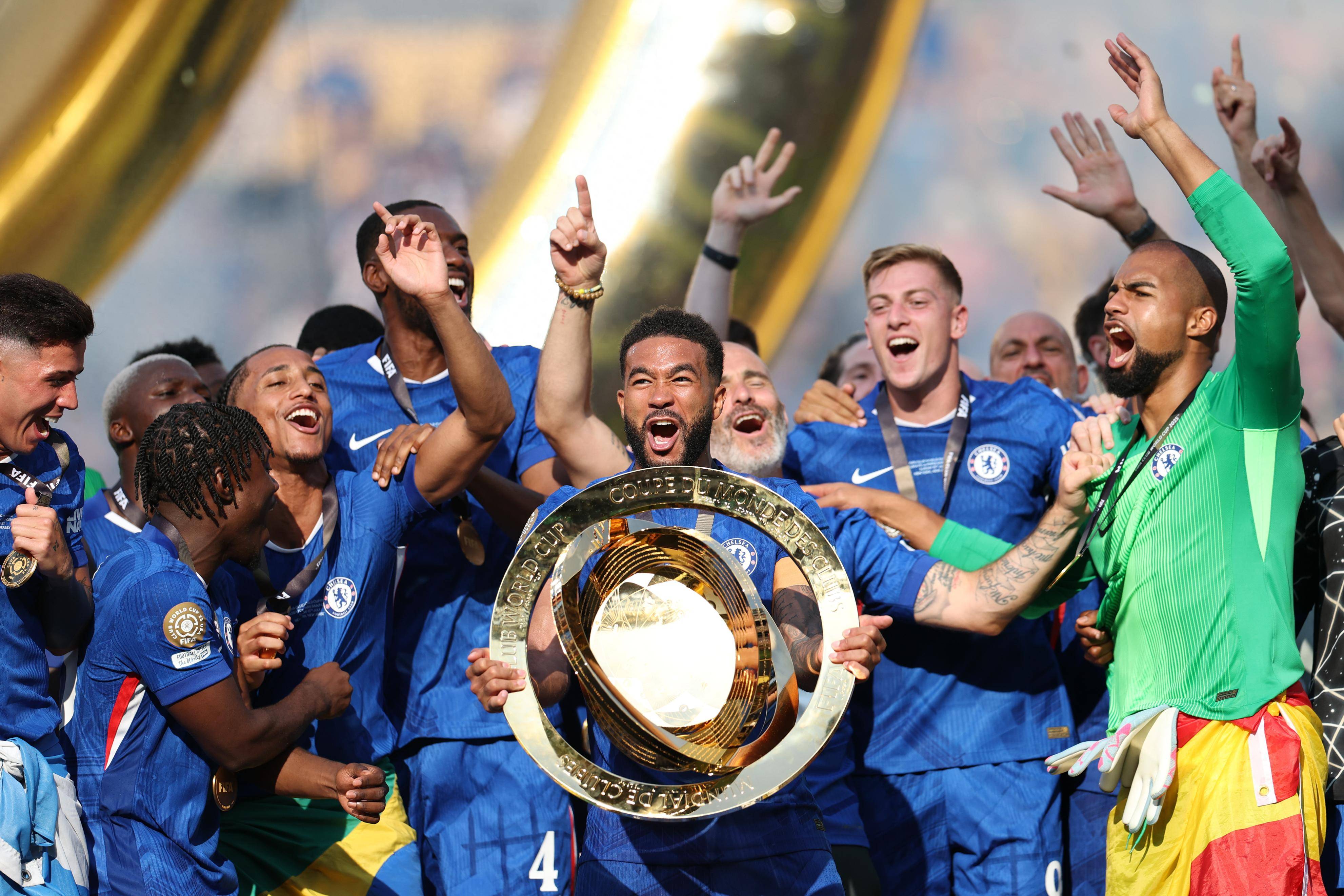 乐鱼体育app-关于英超赛程吃紧，拜仁慕尼黑转会期完成体检，气氛紧张，轮换策略成焦点的信息-乐鱼体育app